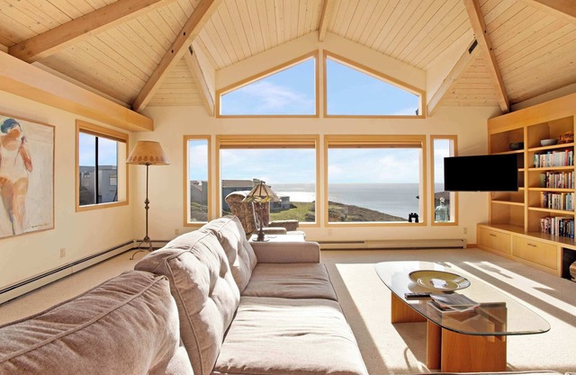 Amazing Oceanview's - Dog-Friendly 4BR with Sauna