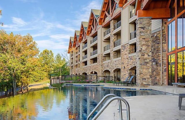 Amazing Paradise Point Resort in Hollister!
