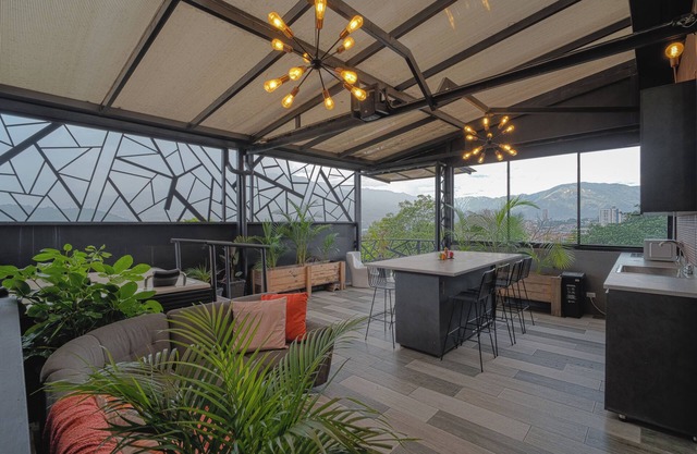 Amazing Roofftop Apartment 3BDRM +Big Jacuzzi @Medellin's History District