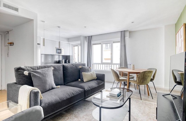 Amazing Salamanca 2BR, near El Retiro Park, by Blueground