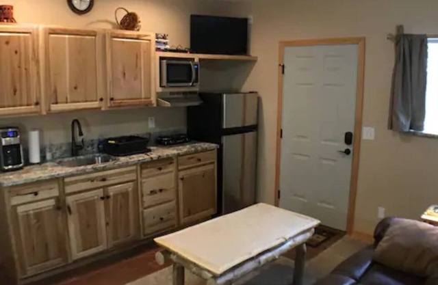 Amazing secluded apartment on 27 acres with Pikes Peak view