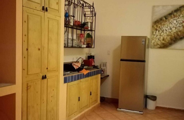 Amazing Studio w/king bed quiet beautiful swimming pool deck nearby the beach