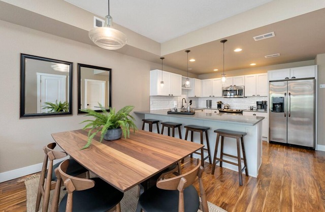 Amazing Urban Townhome near Breweries & River!