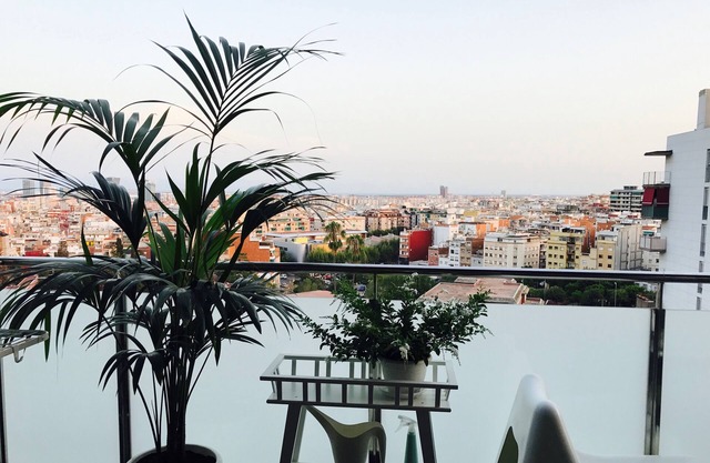 Amazing View 3-Bedroom next to Camp Nou