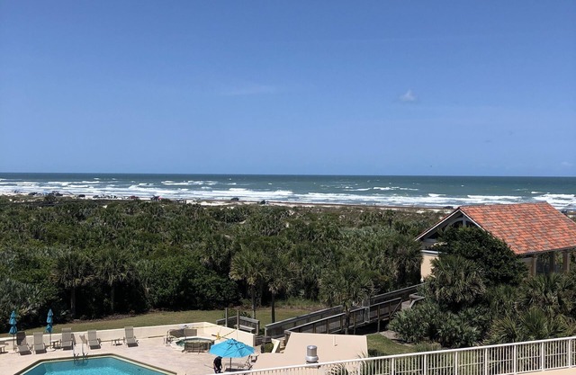 Amazing View - Ocean Front renovated 2 bdrm condo on New Smyrna Beach