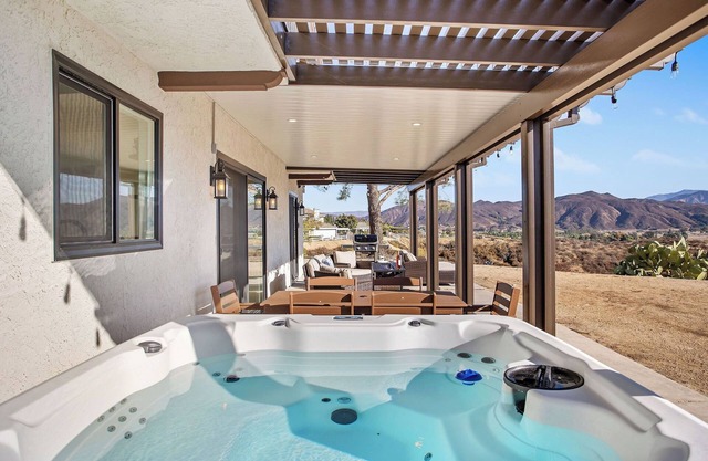 Amazing View Villa in Temecula Wine Country! Well Designed, Fire Pit & Hot Tub!