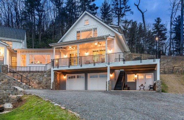 Amazing Views, Close to Town, Hot tub, Privacy