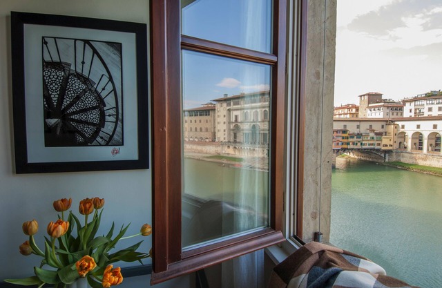 Amazing Views of Ponte Vecchio and Uffizi - Extremely silent - Modern - WiFi