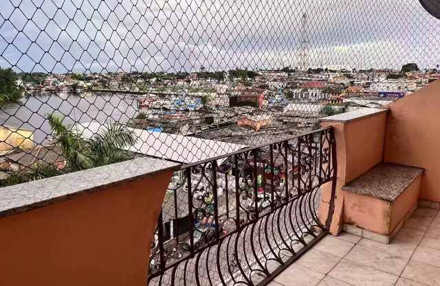 Amazon Estuary Breeze Apartment