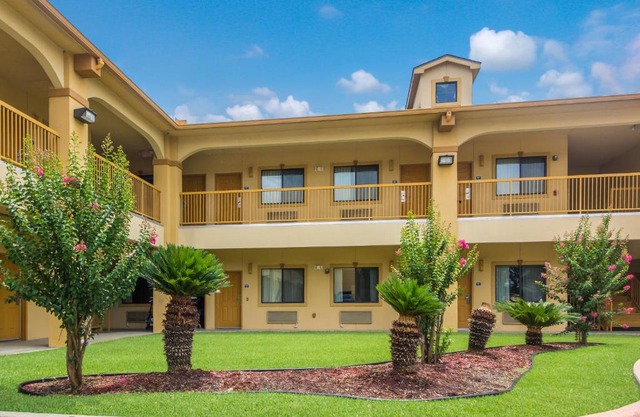 Americas Best Value Inn & Suites Tomball