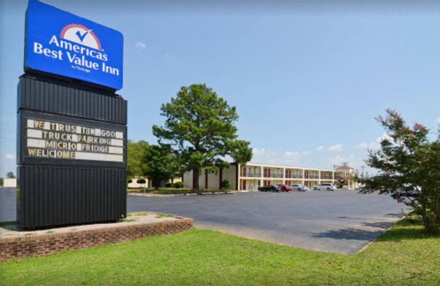 Americas Best Value Inn Wilson - UNIT 19 ONE BED FIRST FLOOR