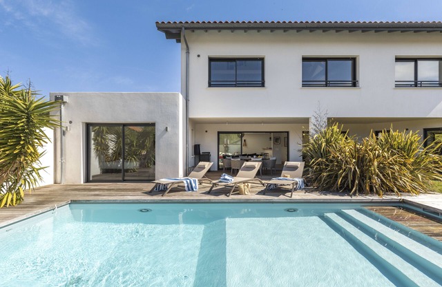 Amore - High standing contemporay villa
