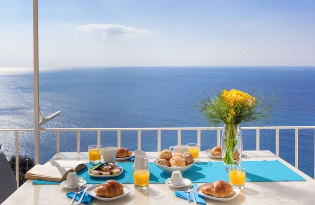 Amore Rentals - Villa Anna with private Terrace and Sea View in Positano