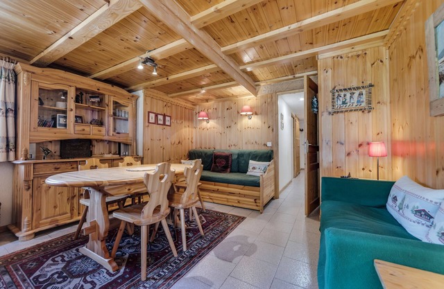 An authentic apartment in a Chalet