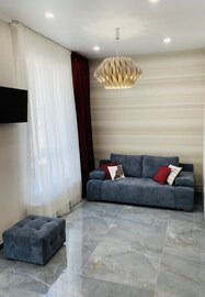 An elegant and spacious apartment near the center and the sea