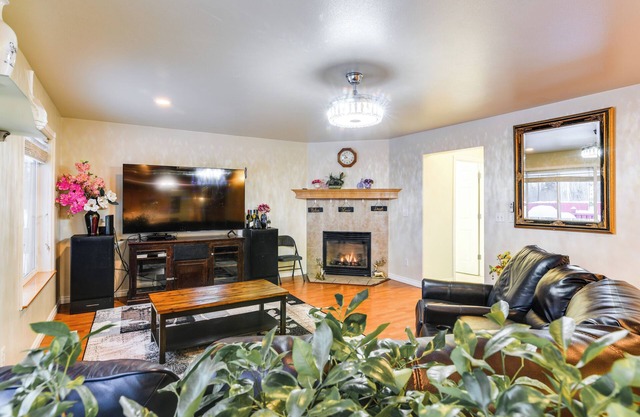 Anchorage Home ~ 8 Mi to Downtown!