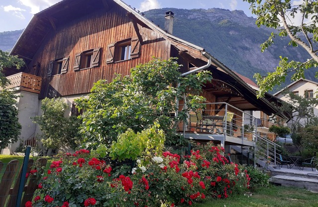 Ancienne Ferme Rénovée, à Proximité du Lac D'annecy et au Pied des Montagnes