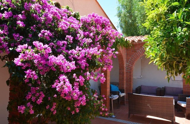 Andalusian House - 2 min walk to beach - 1 parking spot - Wifi