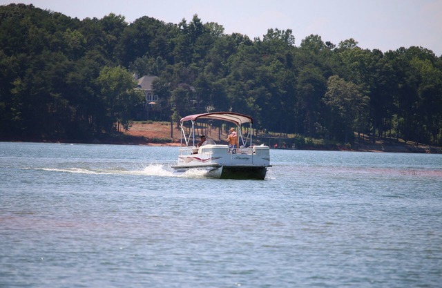 ANDERSON, SC - LAKEFRONT NEAR GREENPOND & GOLF COURSE -FIREPIT/PONTOON RENTAL