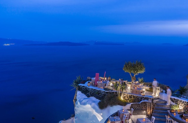 Andronis Luxury Suites
