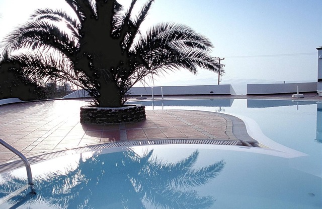 Anemomilos Hotel & Apartments