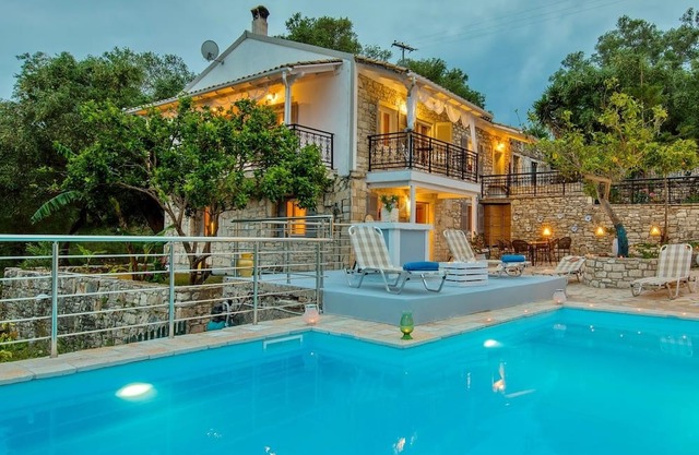 Angelina Villa - Four Bedroom Villa, Sleeps 8