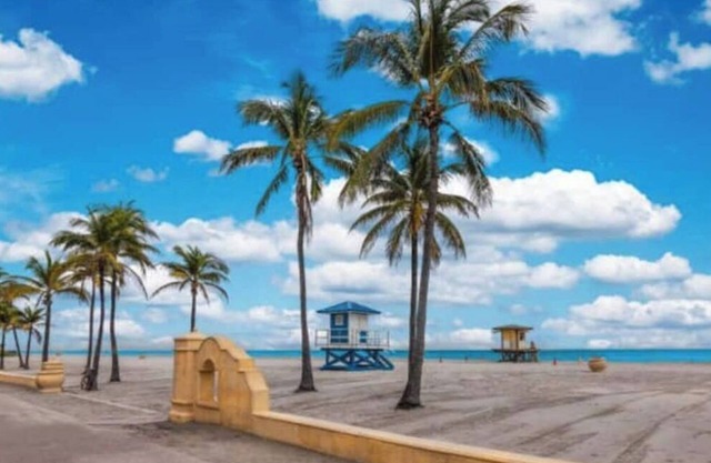 Angies /10 Min Beach /10 People /Terrace /Families /BBQ