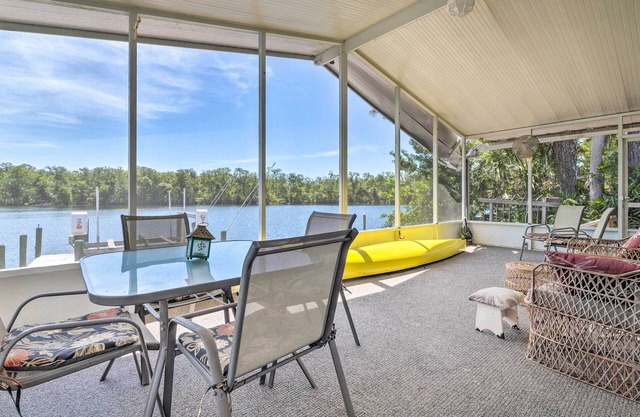 Angler's Getaway: Homosassa Home w/Boat Dock!