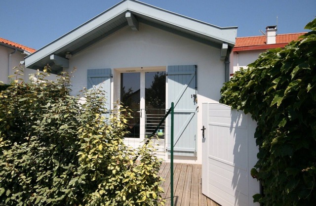 Anglet - Biarritz near beaches and golf, quiet beautiful T2 + 38m2 terrace south