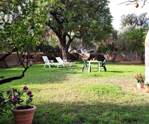 Angolo di Natura - casa con giardino in Sardegna