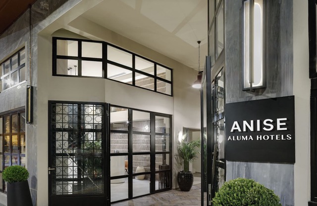 Anise, Aluma Hotel & Resort