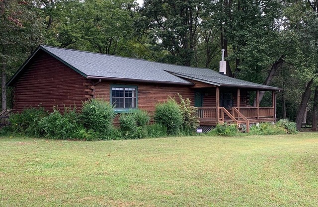 Anna Valley Farm Log Home-1/2 hr to UVA, close to Wineries, fiber internet!