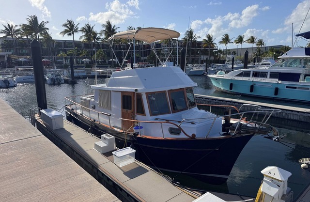 Antique trawler 2-bedroom boat in phenomenal Key West