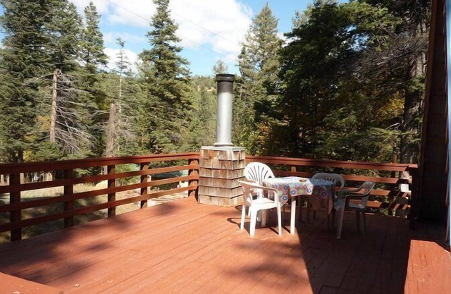 Antlers at Cedar Creek - Three Bedroom Cabin with Hot Tub