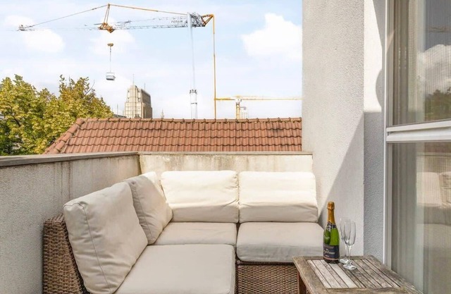 Antwerp 2-BR: Prime Location