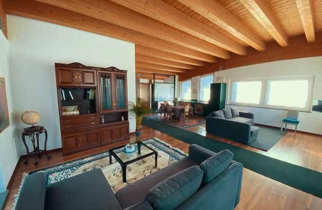 Aosta large apartment luxury finishes, 4-6-8 people