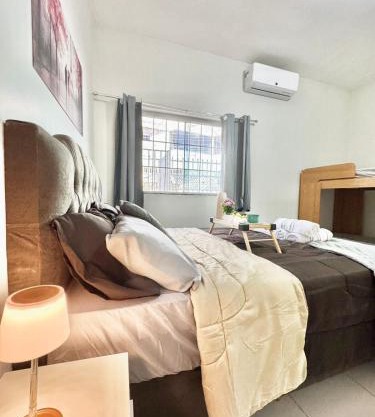 Apë Brazilian moderno no centro com ar condicionado