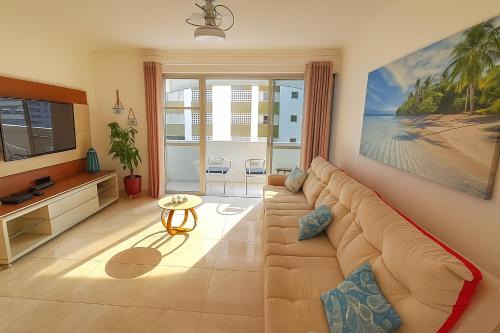 Ap Moderno - Praia das Pitangueiras - Beach Host
