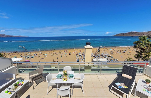 Apartment over the sea Las Canteras MC by VillaGranCanaria