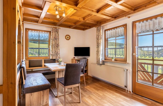 Apartment 'Erdgeschoss' with Mountain View, Private Terrace and Wi-Fi
