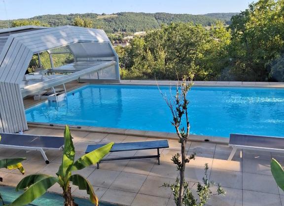 Apart montignac piscine