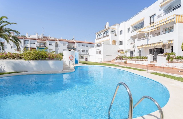 Apartamento "Alcazaba Zona Parador" Near the Beach with Terrace and Shared Pool
