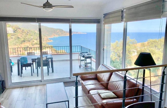 “Apartamento Cala Salions en Tossa de Mar.... con vistas y cerca a la playa”