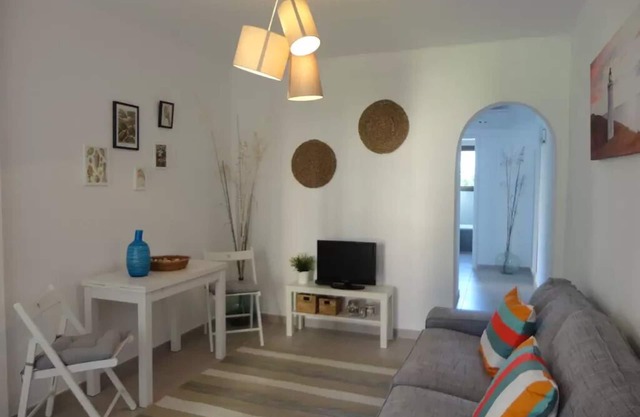 Apartamento Familiar A/C Terraza y Wifi. Cerca de la Playa y del Pueblo