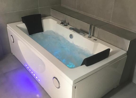 Apartmán 3KK 80 m2 s vířivkou a saunou
