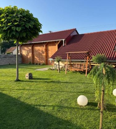 Apartmán Sebina zaručujici absolutní soukromi a klid s láhví vína jako dárek