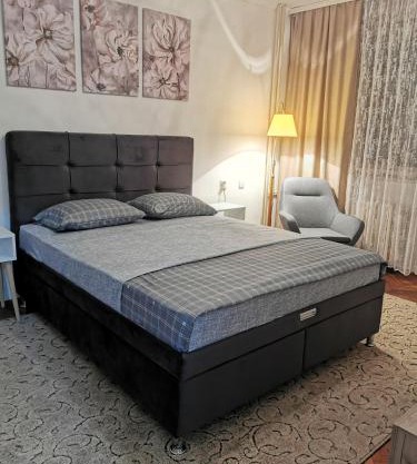Apartman Aki