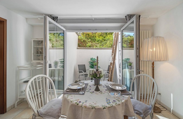 Apartment 'Bei Julia' with Private Terrace, Private Garden and Wi-Fi