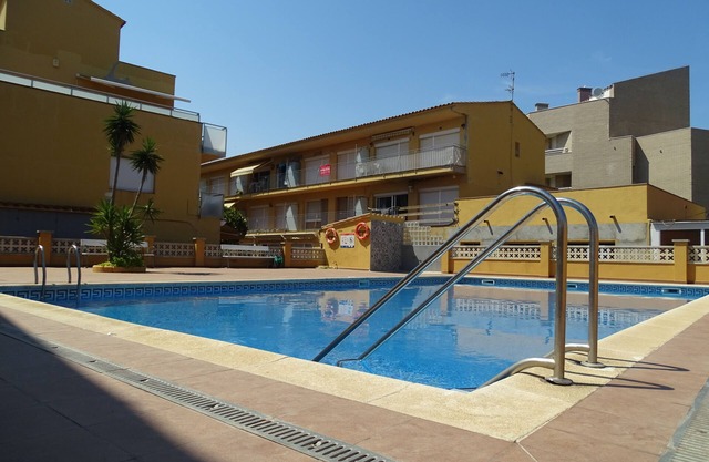 Apartment in L'Estartit 100 meters from the beach
