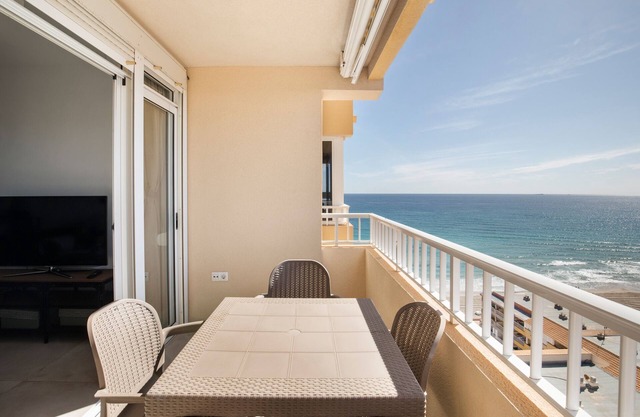 Apartment 'Anadrina' with Sea View, Shared Pool and Wi-Fi